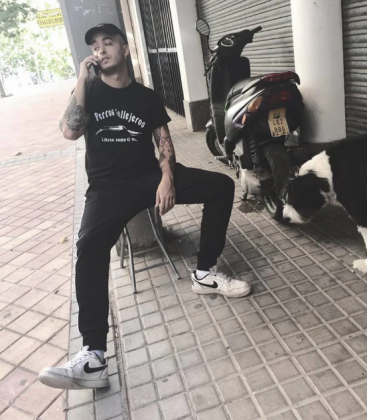 Camiseta perros callejeros