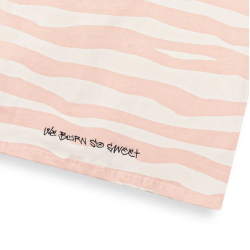 Camiseta The Shelter All Over Print Pink - Grimey Wear