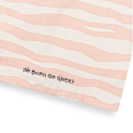 Camiseta The Shelter All Over Print Pink - Grimey Wear