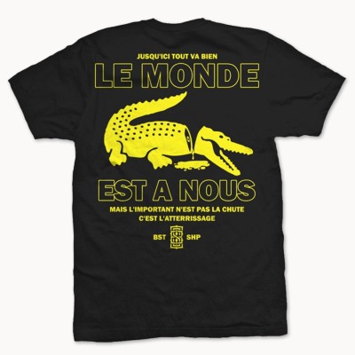 Camiseta Le Monde Est A Nous