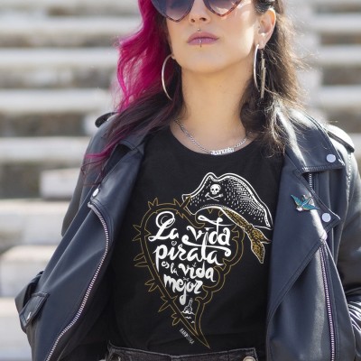 Camiseta vida pirata entallada - Barrioka