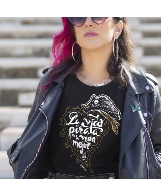 Camiseta vida pirata entallada - Barrioka