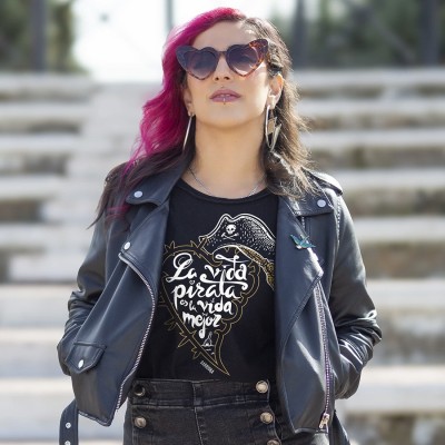 Camiseta vida pirata entallada - Barrioka