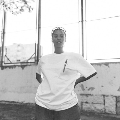 Camiseta Our leaders wont save us - Freelife