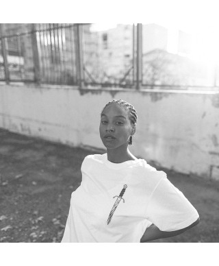 Camiseta Our leaders wont save us - Freelife