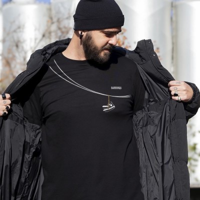 Camiseta zapatillas colgadas - Barrioka