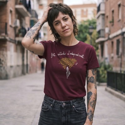 Camiseta Mi estado independiente Entallada granate - Barrioka