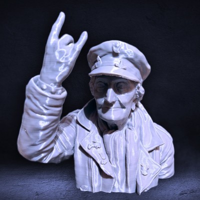 Estatua Abuela Rockera - Vallekas Custom