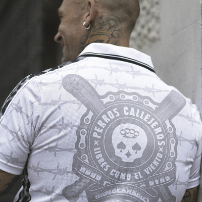 Camiseta Fútbol Blanca Perros Callejeros